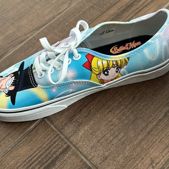 Vans Sailor Moon Collection Men Size 7.5 Women Size 9 - Picture 7 of 14